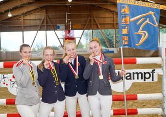 Schweizermeister Kategorie A «Team Lorze» v.l.n.r: Malena Raud, Hannah Iten, Joëlle Waser, Jasmin Gwerder © Beat Waser